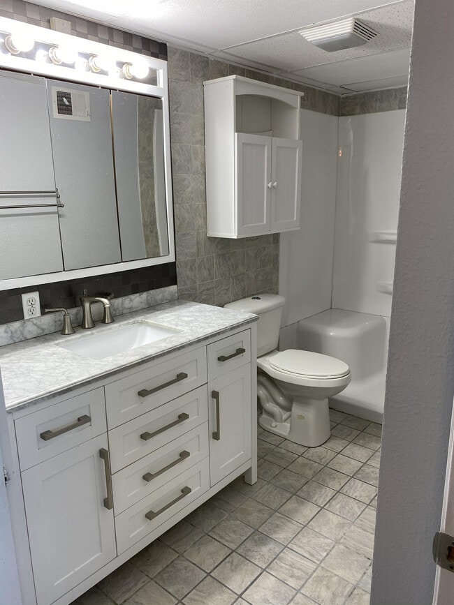 Building Photo - 3215 W Willow Knolls Dr
