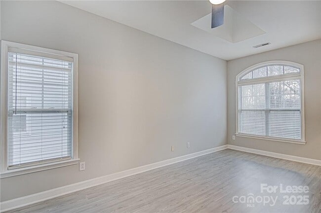 Building Photo - 1553 Pecan Ave
