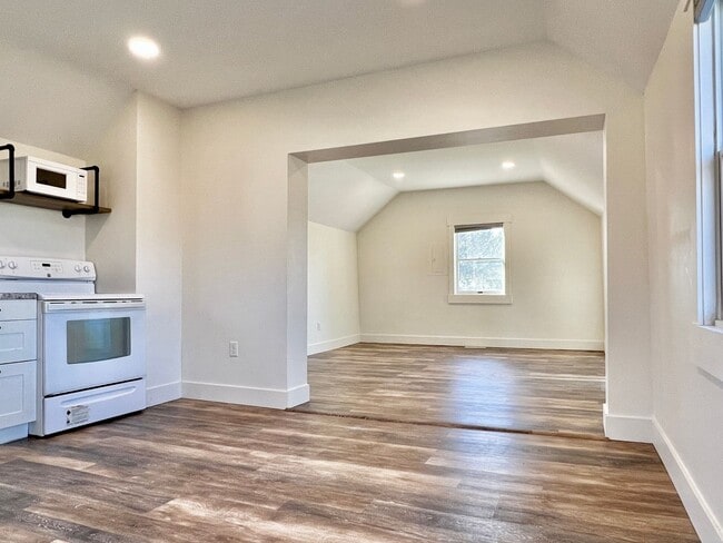 Building Photo - Fresh, Fun & Close to Elk Lake