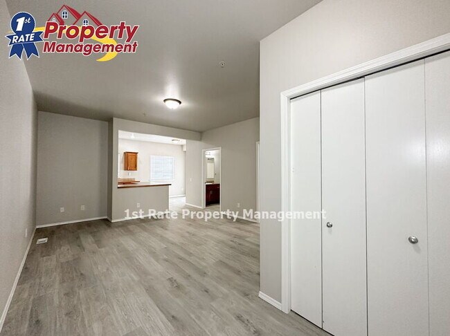 Building Photo - 872 N Bonsai Ln