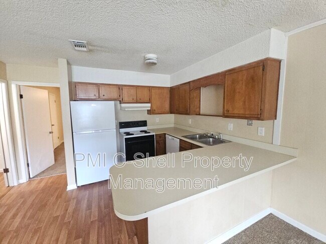 Building Photo - 1111 Polk Ave