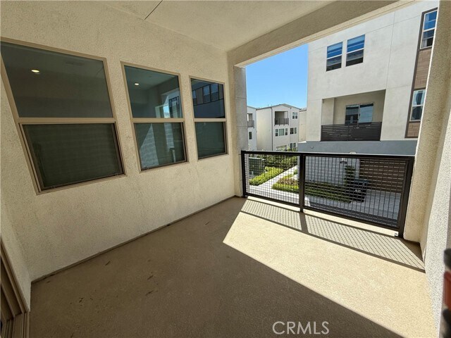 Building Photo - 995 Poppy Ct