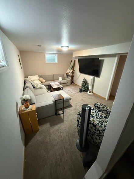 Building Photo - 1001 Ponderosa Dr