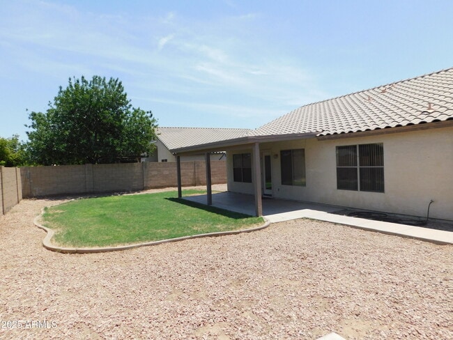 Building Photo - 2430 E Fairview St