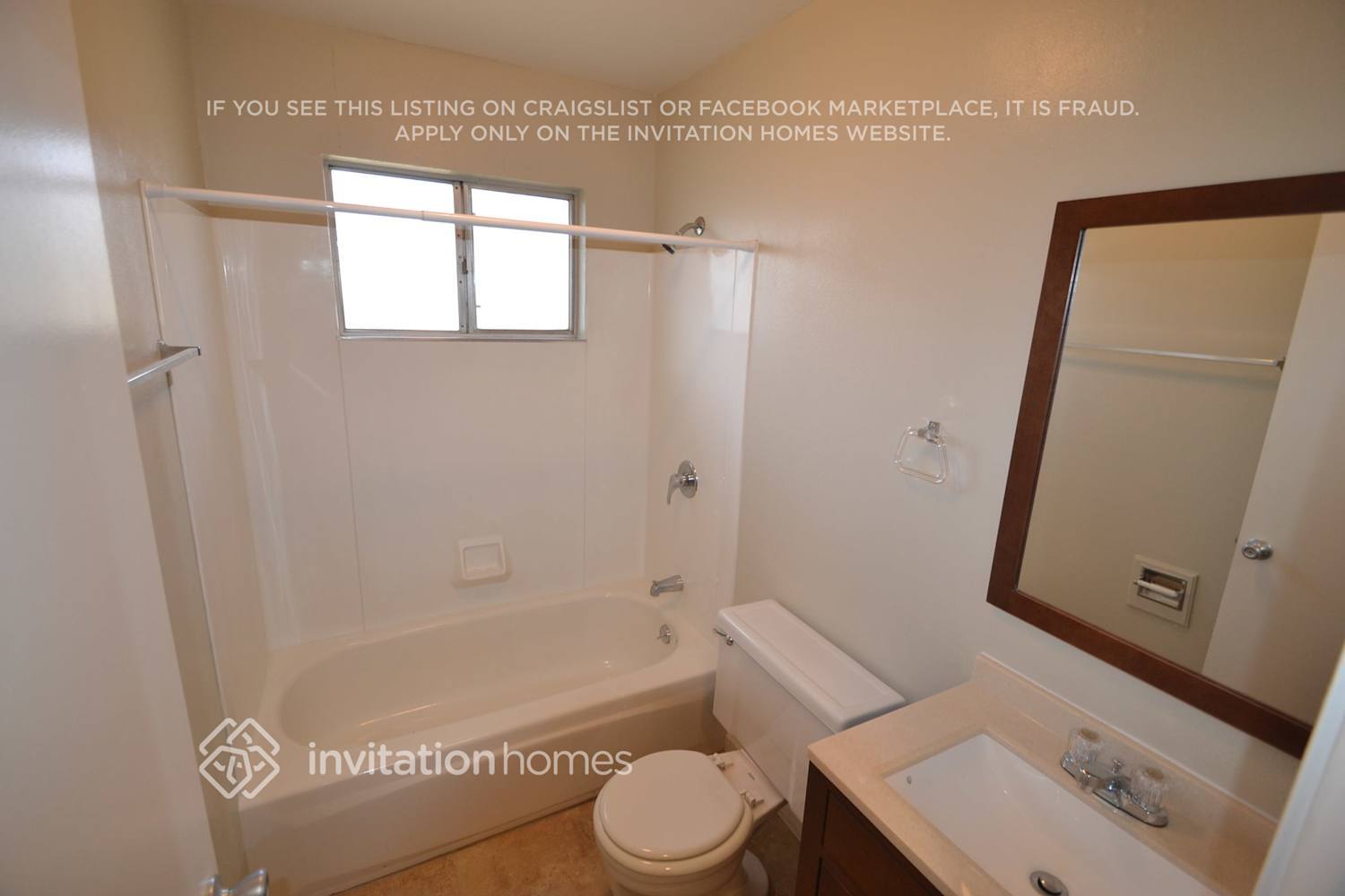Building Photo - 10601 Viani Way