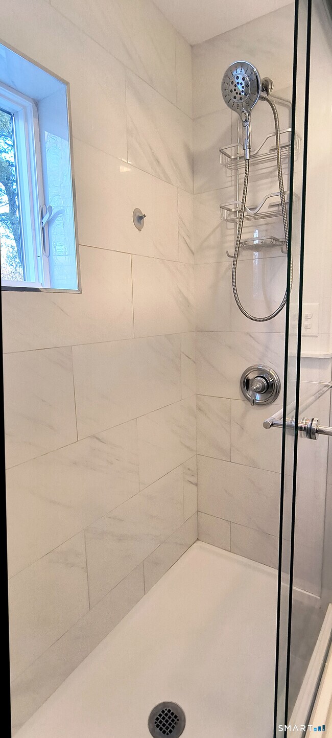 Building Photo - 21b Hoydens Hill Rd