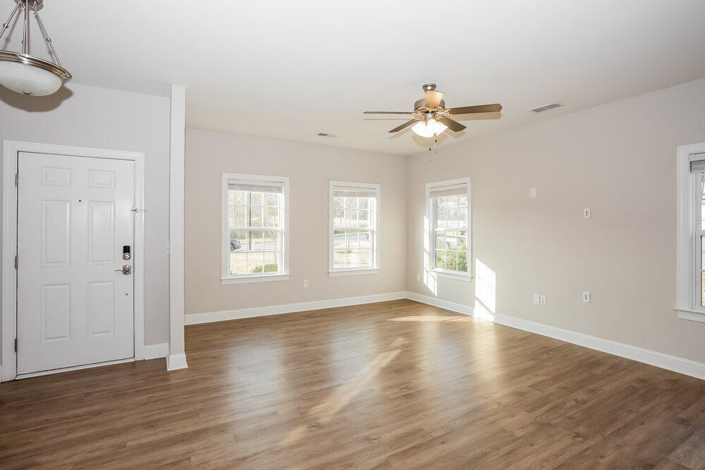 Building Photo - 12884 Hill Pine Rd