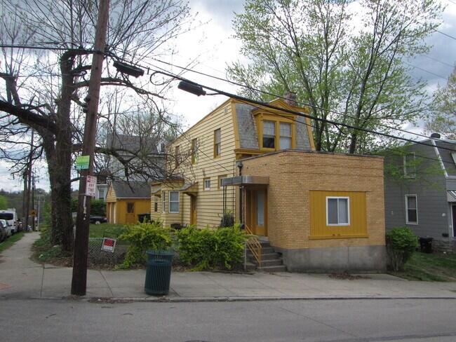 Primary Photo - 603 Riddle Rd