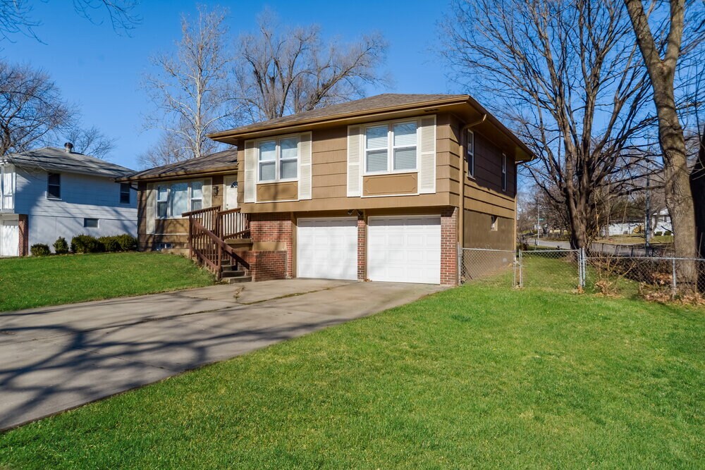 Building Photo - 8418 E 92 Pl