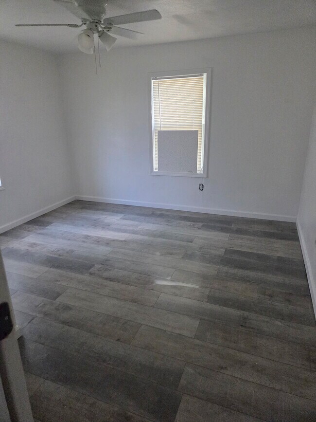 Building Photo - 1801 Jerome Ln
