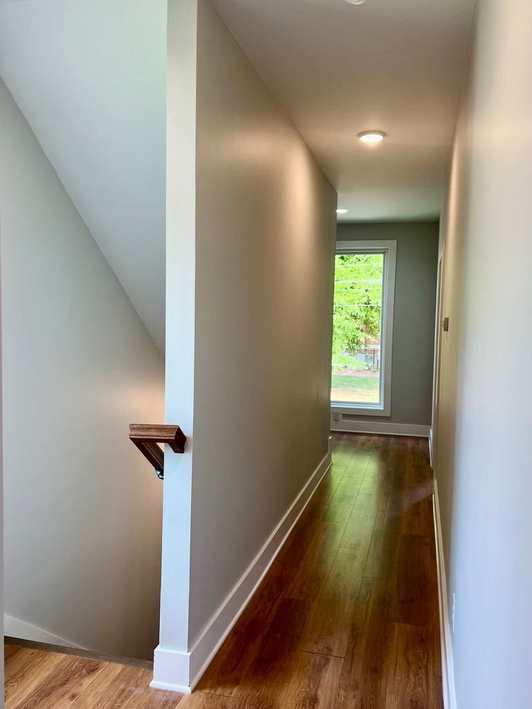 Building Photo - Room in House on S Webb St