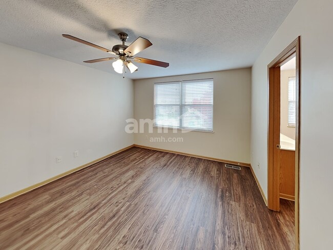 Building Photo - 6213 Home Park Dr