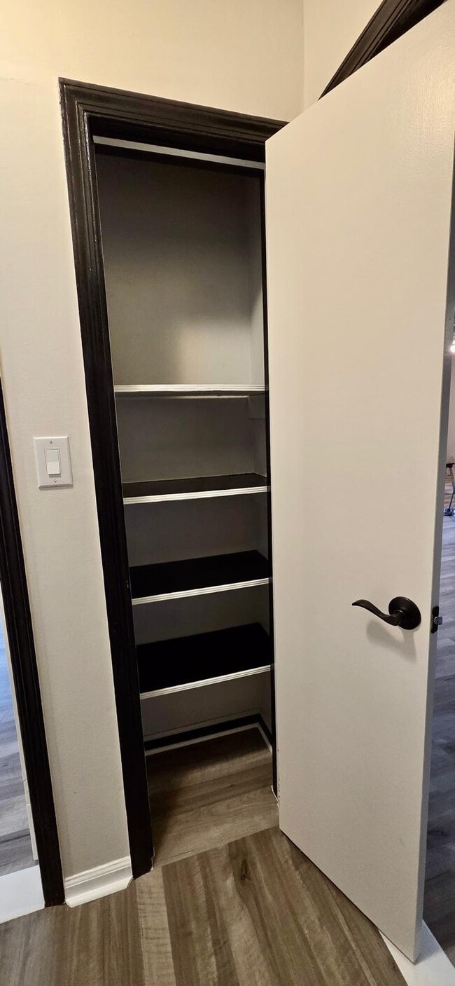 Linen Closet - 9 Par Haven Dr