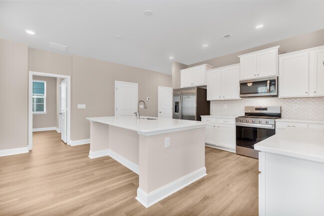 Building Photo - 7068 Shooting Star Way