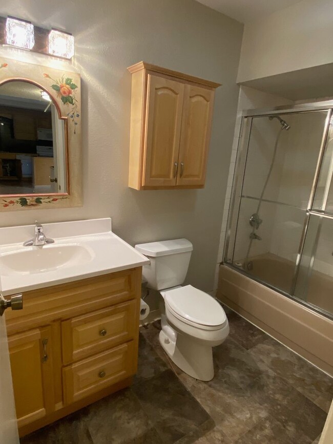 Building Photo - Hartz Property Management Presents: Rossmo...