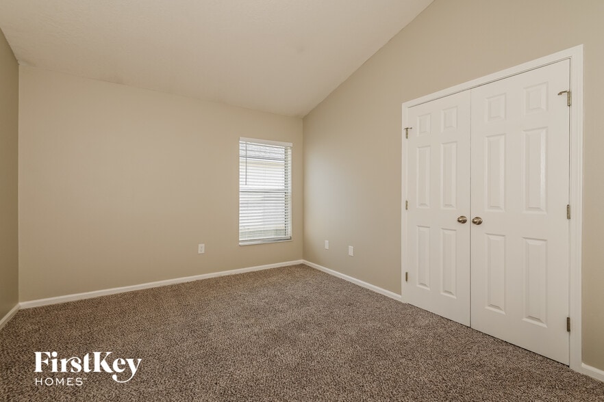 Building Photo - 13071 Chets Creek Dr N