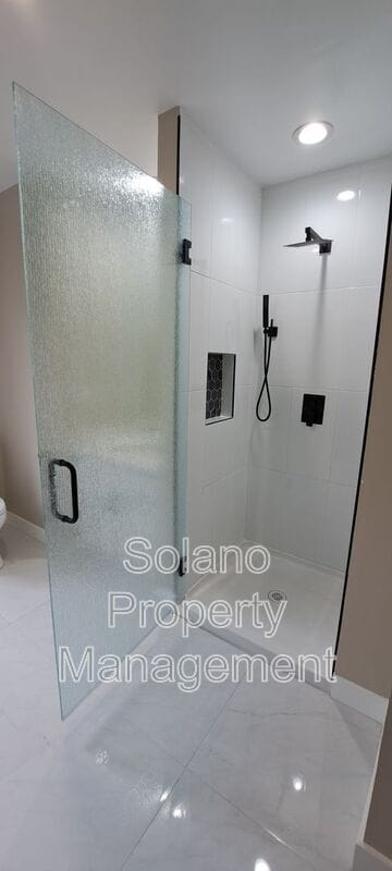 Building Photo - 290 E B St