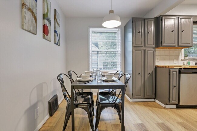 Building Photo - Beautifully Updated 3-Bedroom Home – Spacious, Modern, and Move-In Ready!