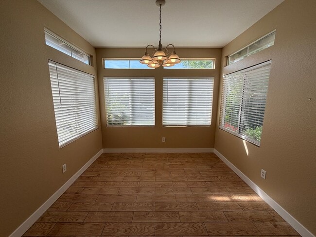 Building Photo - Lovely Three Bedroom Home