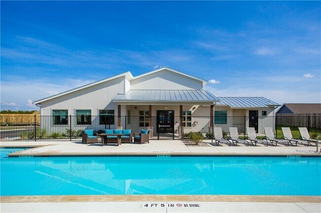 Building Photo - 6111 Dumfries Ln