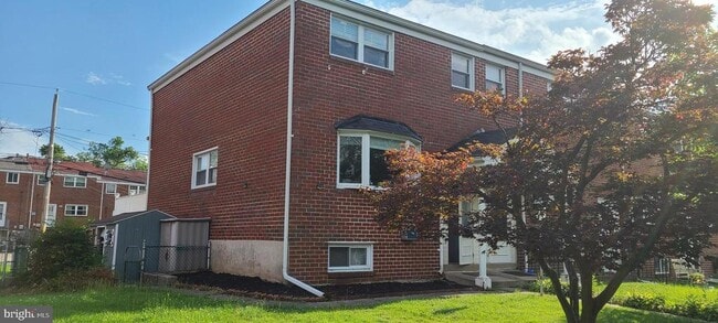Building Photo - 1011 Regina Dr