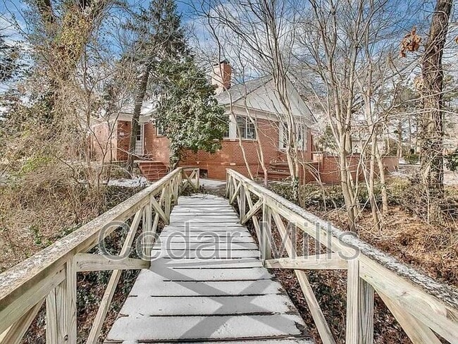 Building Photo - 8200 E Tipperary St