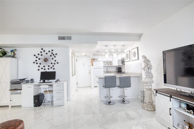 Building Photo - 111 Briny Ave