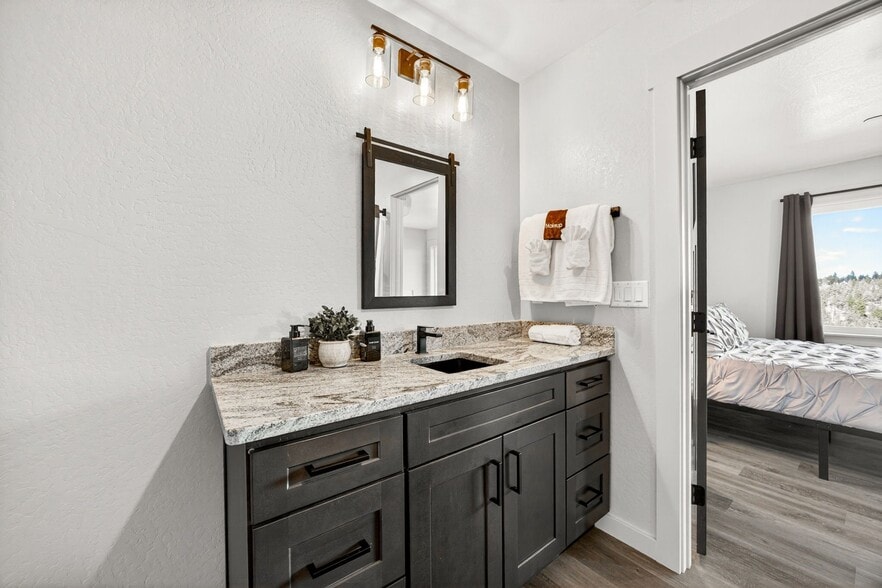 Building Photo - 4715 Red Tail Dr