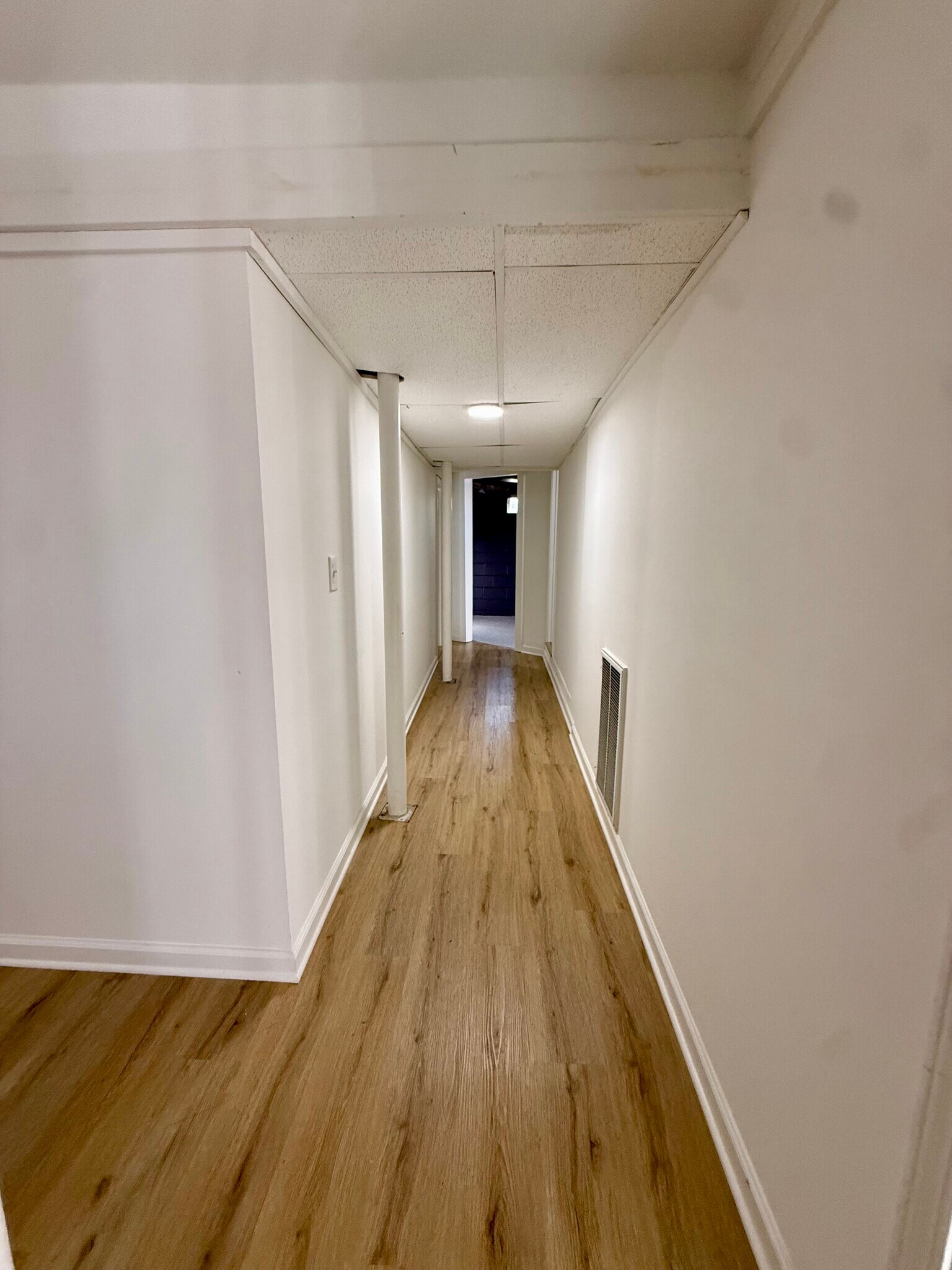 Building Photo - 12 Moore St