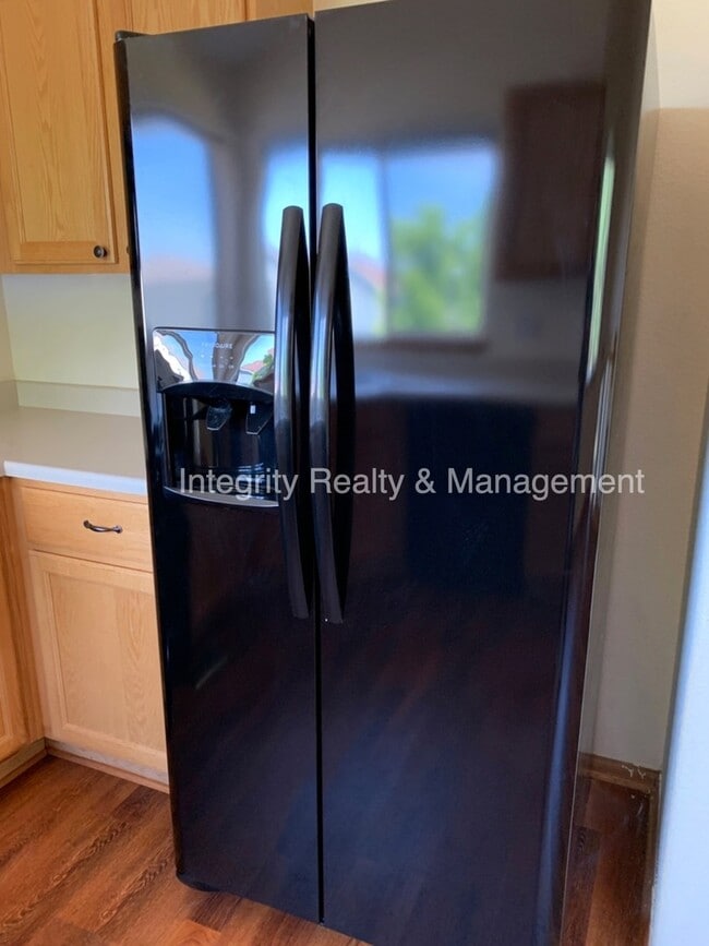 Building Photo - 9931 Saybrook St