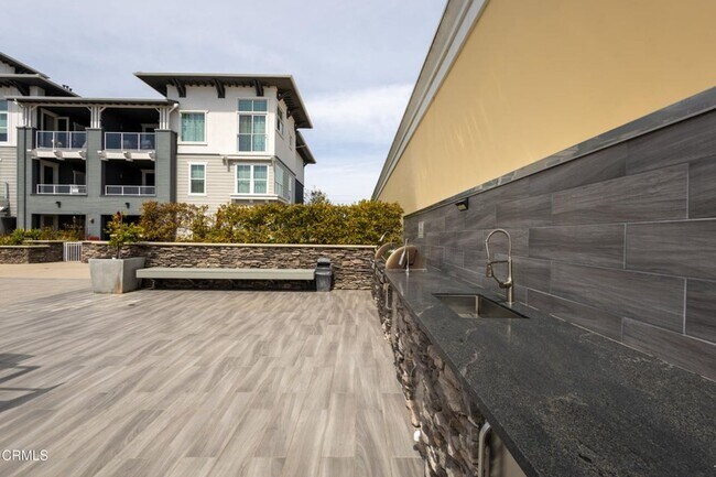 Building Photo - 4008 Tradewinds Dr