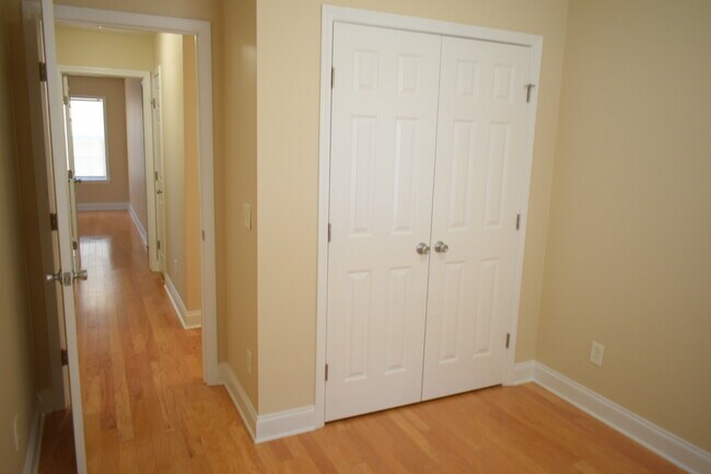 Building Photo - 1528 Wagon Ct