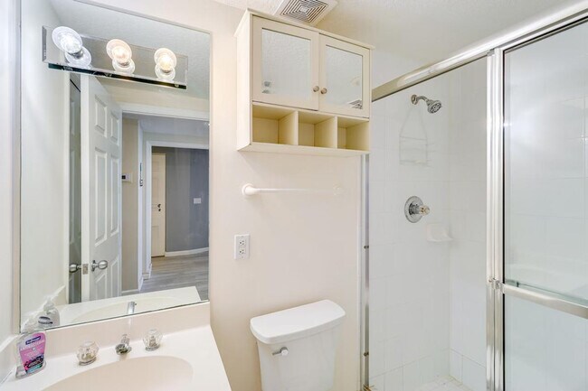 Building Photo - 5799 NE Island Cove Way