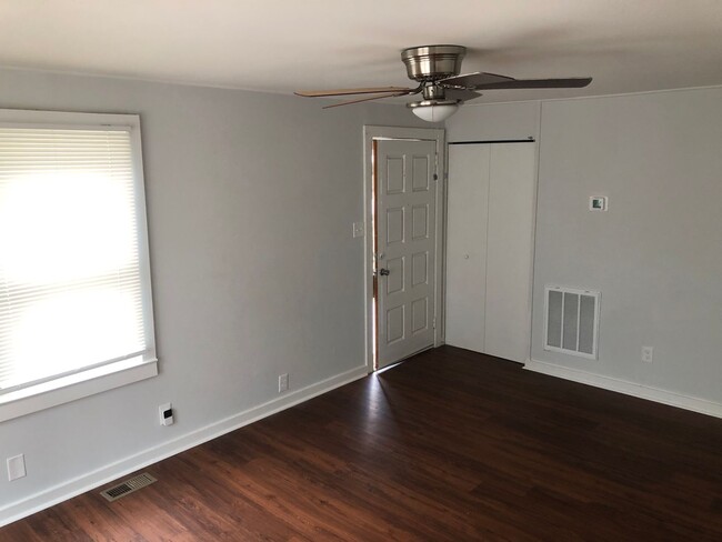Building Photo - Beautiful Remolded Home Near Downtown Spar...