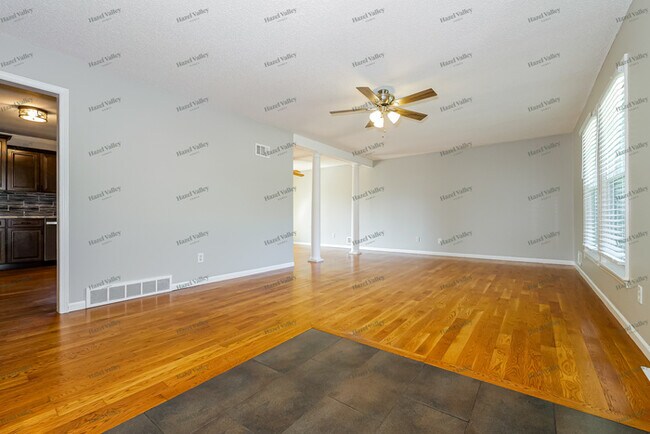 Building Photo - 1103 Brookside Ct