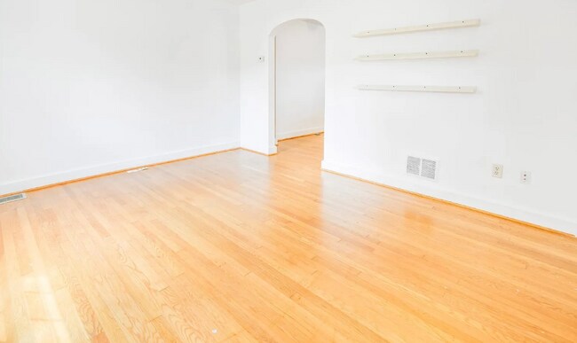 Building Photo - 139 Belview Ave