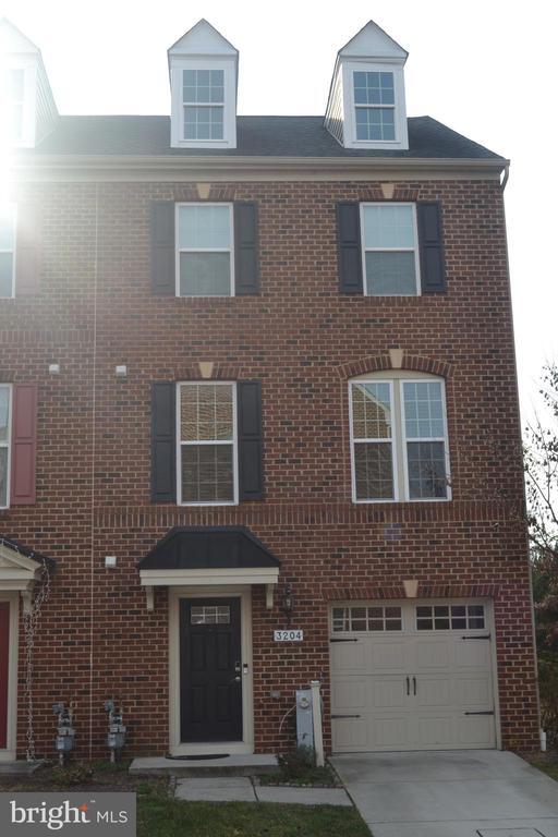 Building Photo - 3204 Vogel Rd