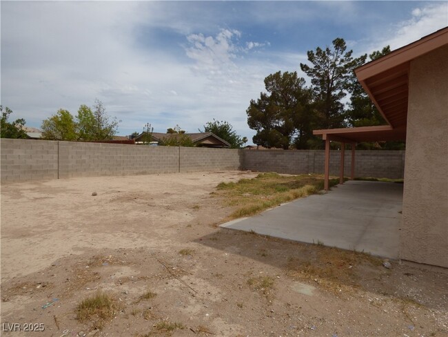 Building Photo - 750 Riata Way