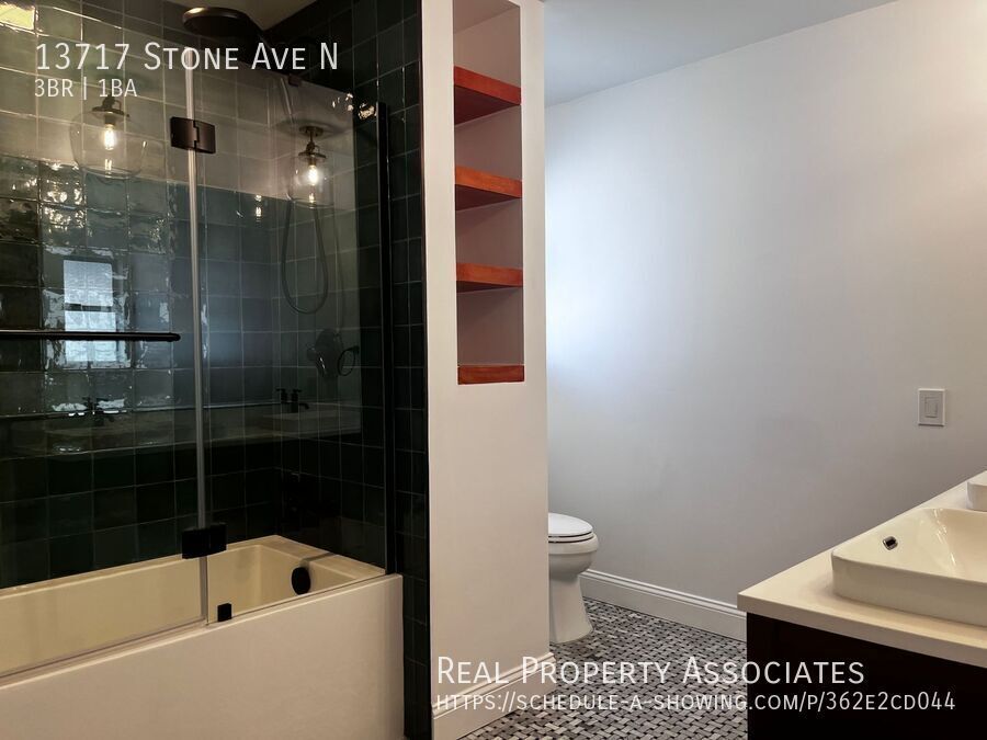 Building Photo - 13717 Stone Ave N