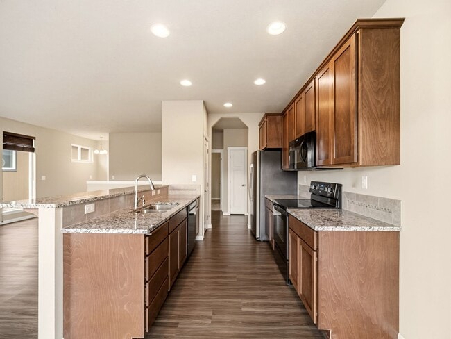 Building Photo - Spacious 5-Bedroom Home with Private Yard & Parking in Spokane