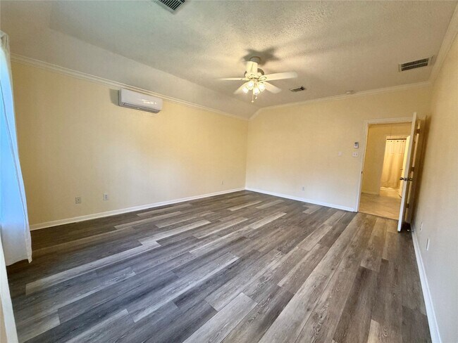 Building Photo - 6650 Roberson St
