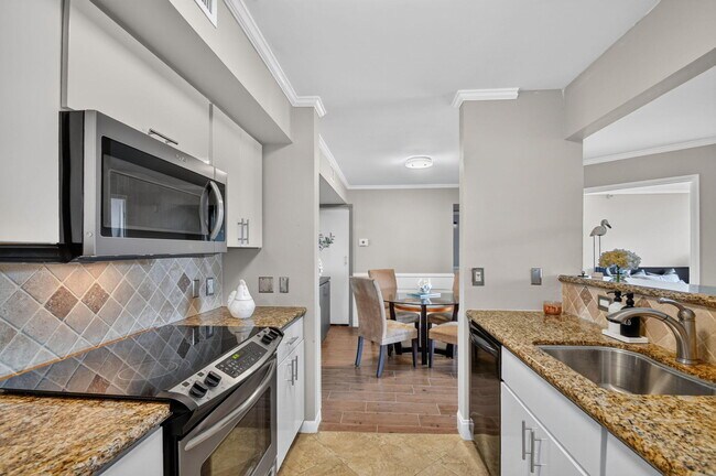 Building Photo - 135 Yacht Club Way