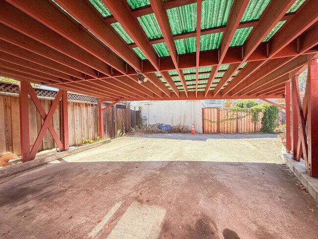 Building Photo - Detached Single Family Home in Peidmont Ne...