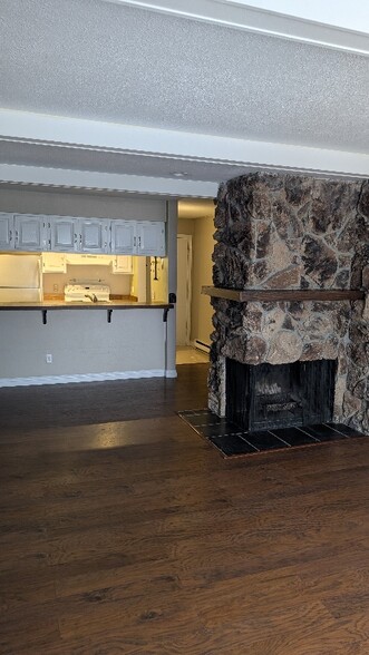 Building Photo - 2201 Romig Pl