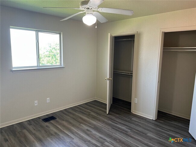 Building Photo - 2811 Cantabrian Dr