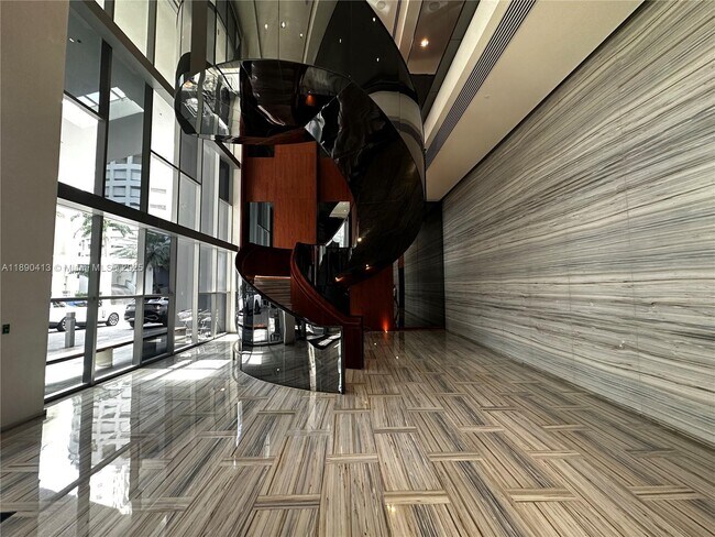 Building Photo - 1300 Brickell Bay Dr