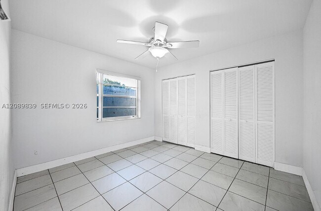 Building Photo - 3231 SW 25th St