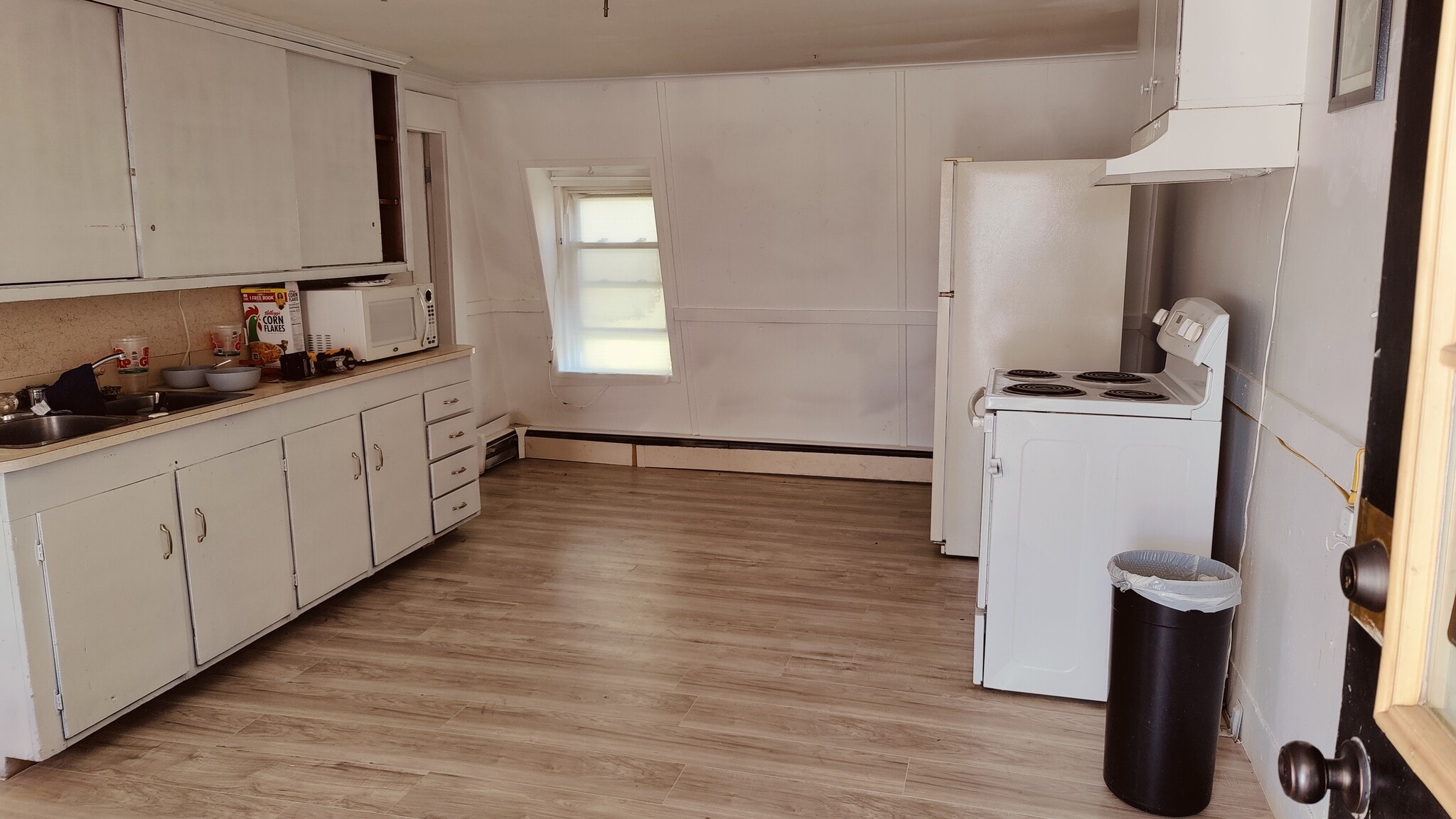 Building Photo - 206 Lowell St