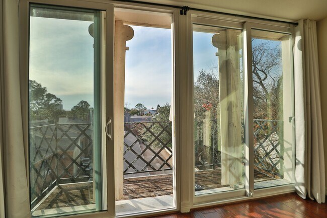 Building Photo - 2333 Bering Dr