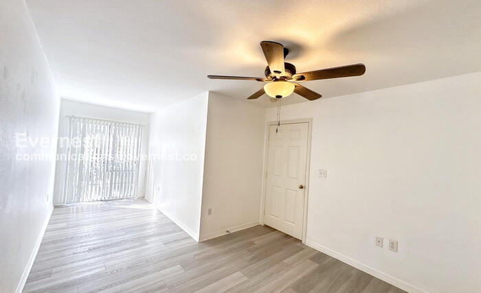 Building Photo - 9114 Lake Chase Island Way
